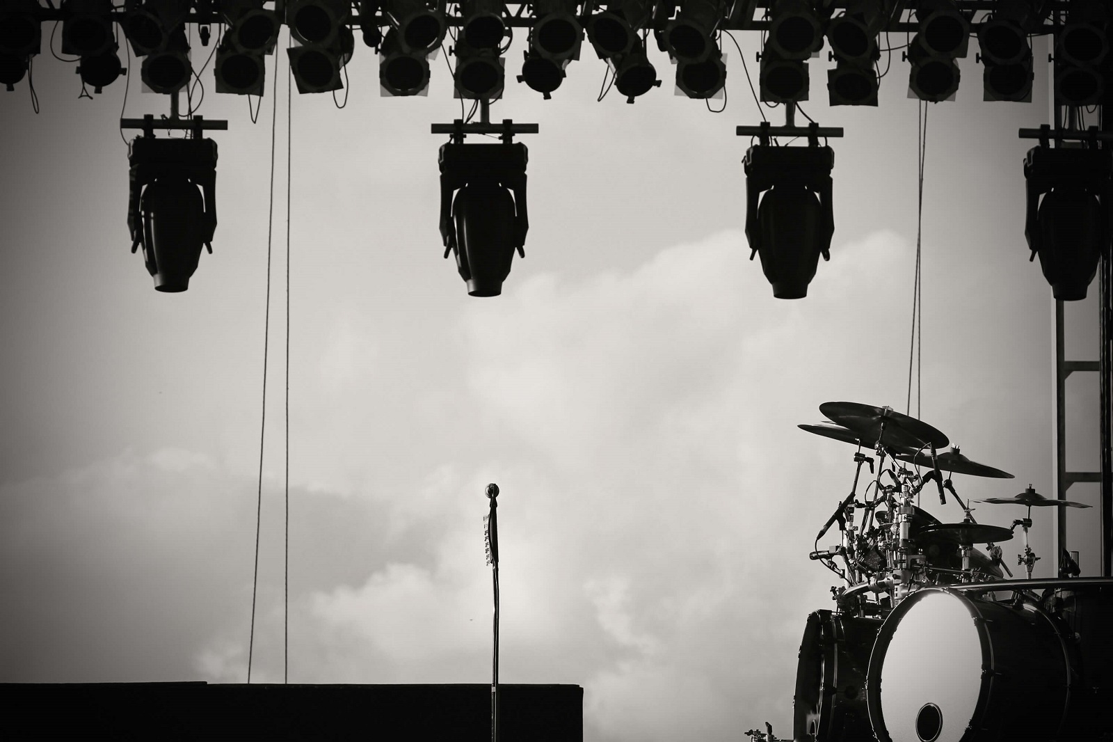 rock-concert-W265W2X (1)